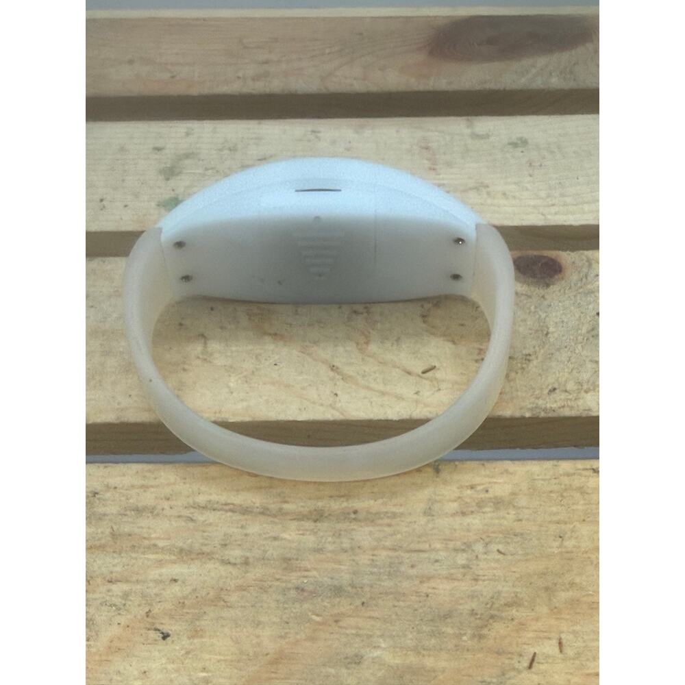 Romeo Santos Utopia Tour 2019 MetLife Stadium LED Concert Wristband Souvenir - Picture 4 of 7